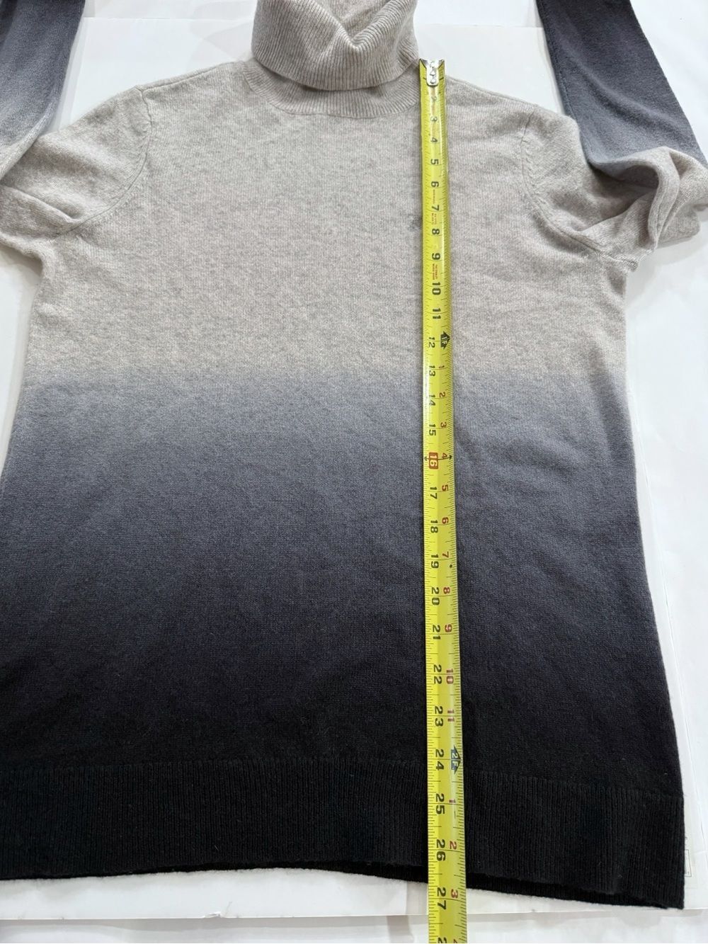 C by Bloomingdales Womens L Cashmere Ombre Turtleneck Sweater Gray Black Luxury - Picture 7 of 7